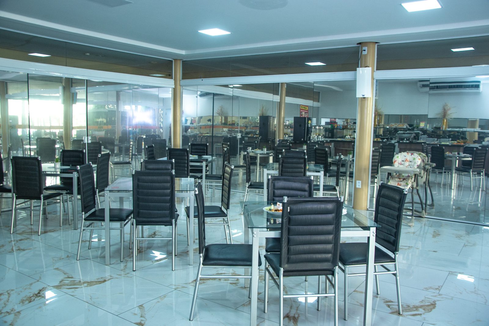 Fachada do FC Hotel